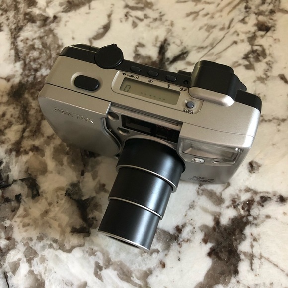 Pentax IQZoom 90MC 35mm Film Camera - 38-90mm Zoom, New Battery, Untested Film - Picture 7 of 11